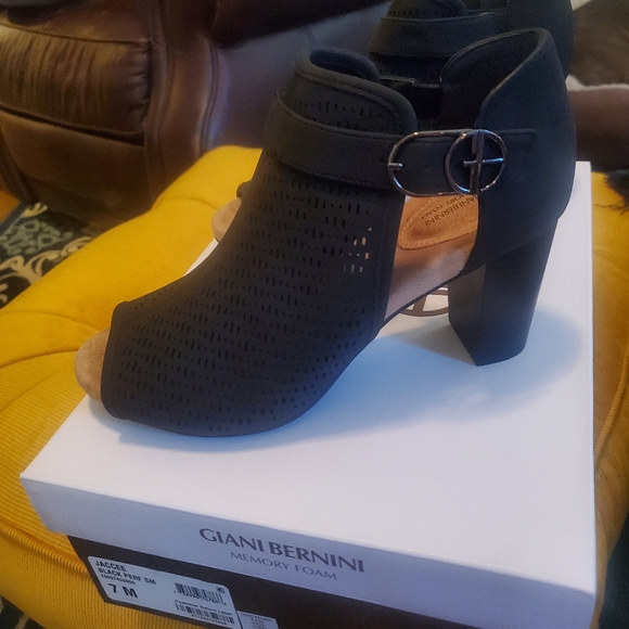 *** SOLD *** - Picture 6 of 7